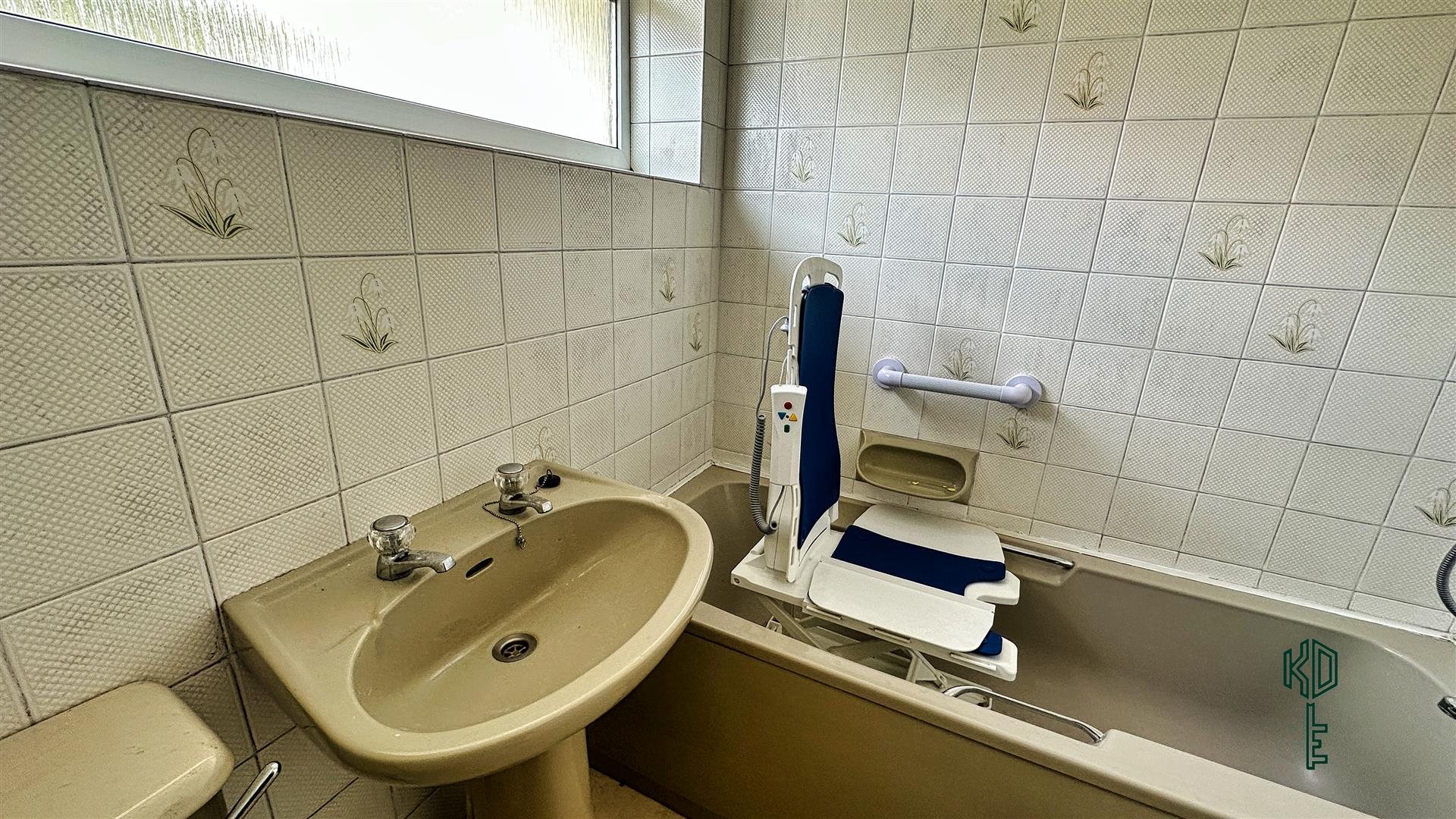 4 Bedroom House Wimborne Road, Oakdale, Poole